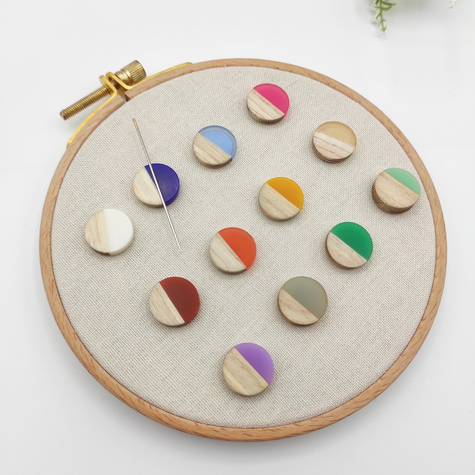 Small Round Wood and Resin needle minders, Mini Needle Minder for Embroidery, Cross Stitch, Needle work, Needle point tools