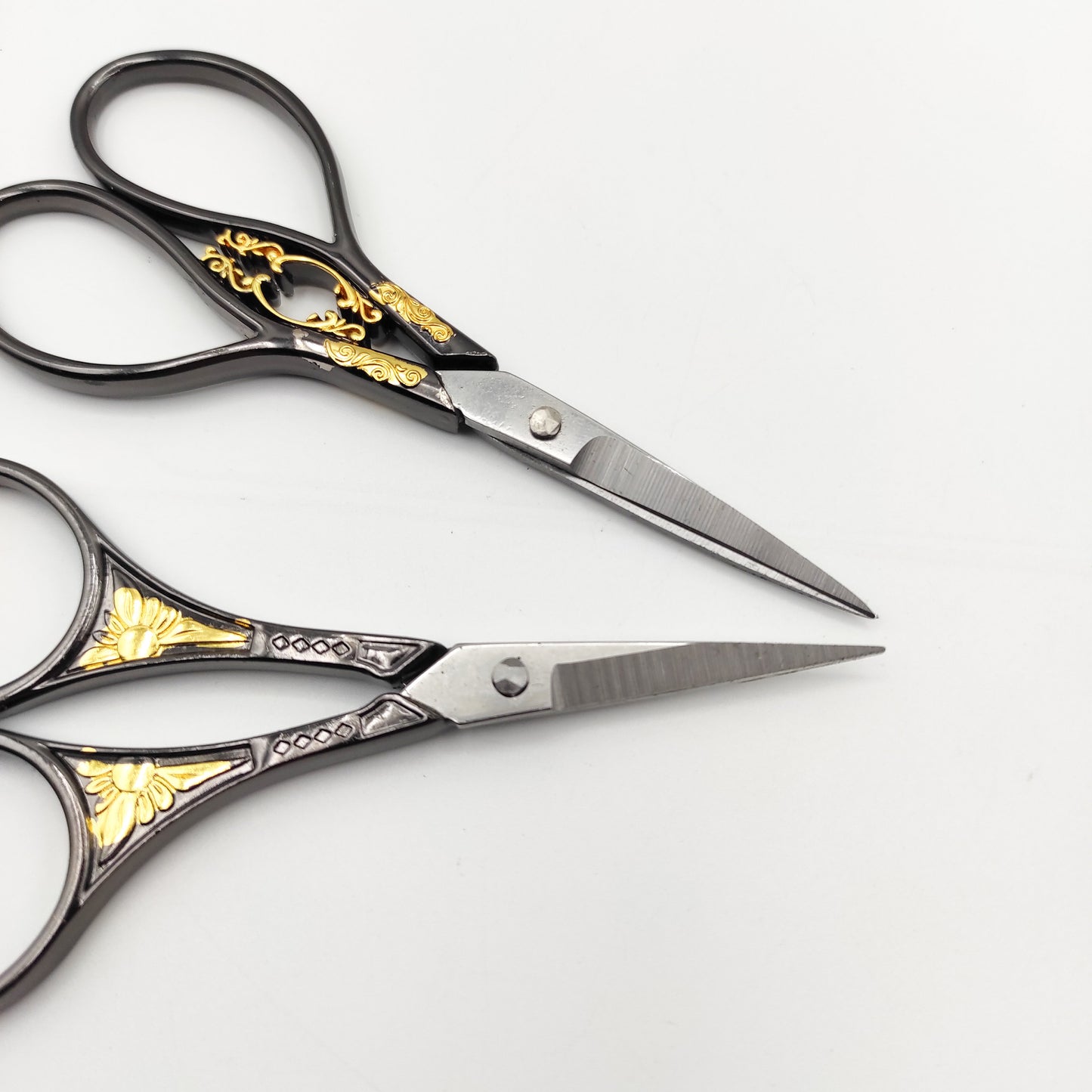 Black and Gold Style scissor, Embroidery/Quilting/Thread/Sewing/Knitting/Cross Stitch Sharp scissor