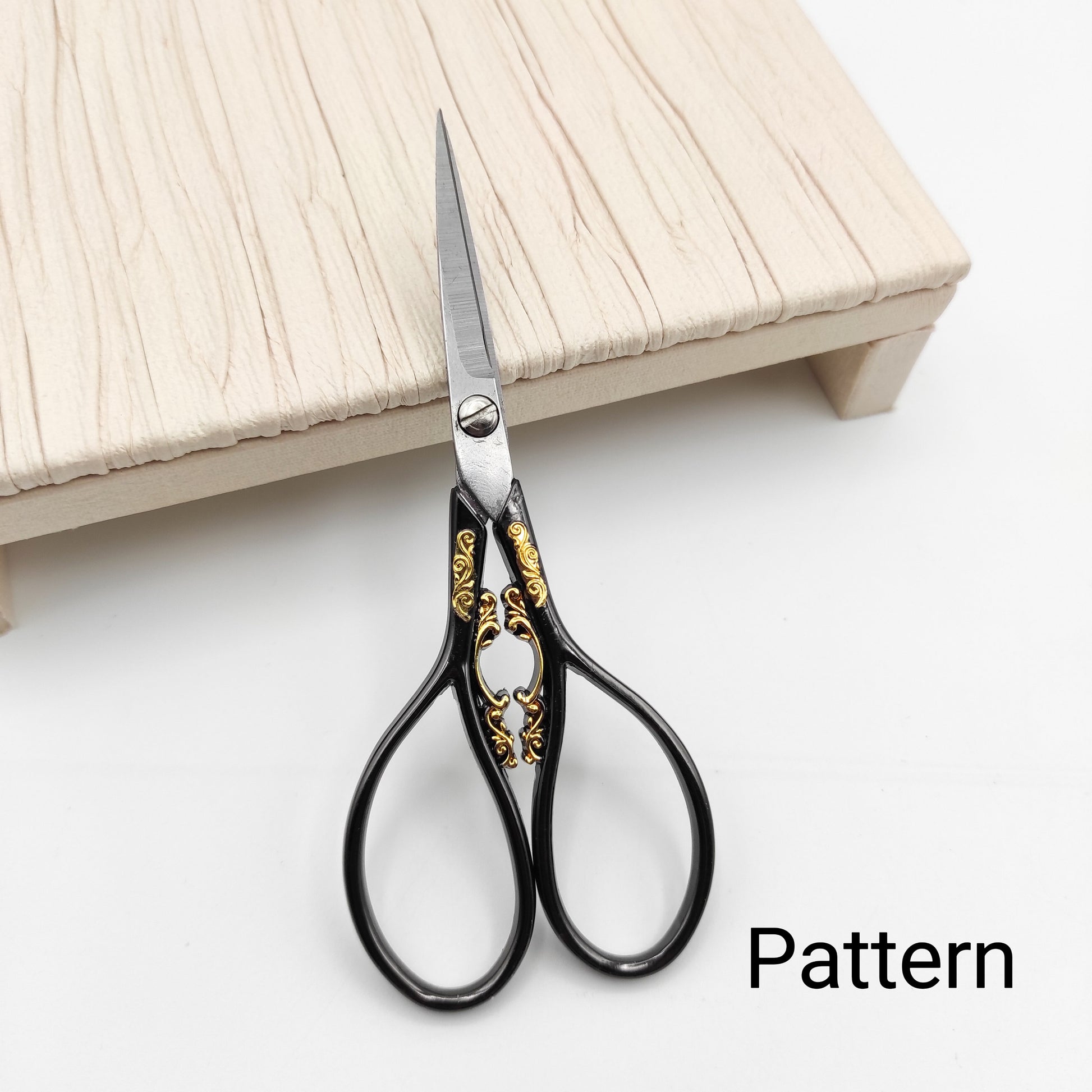 Black and Gold Style scissor, Embroidery/Quilting/Thread/Sewing/Knitting/Cross Stitch Sharp scissor