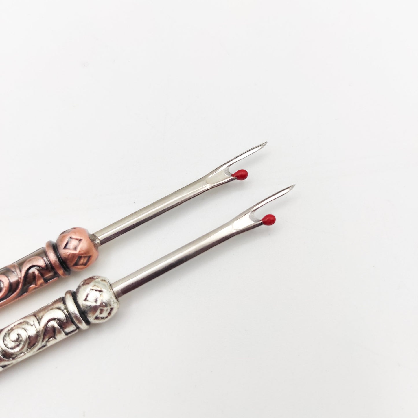 Elegant Engraved Seam Ripper in Vintage Style - Sewing Essential