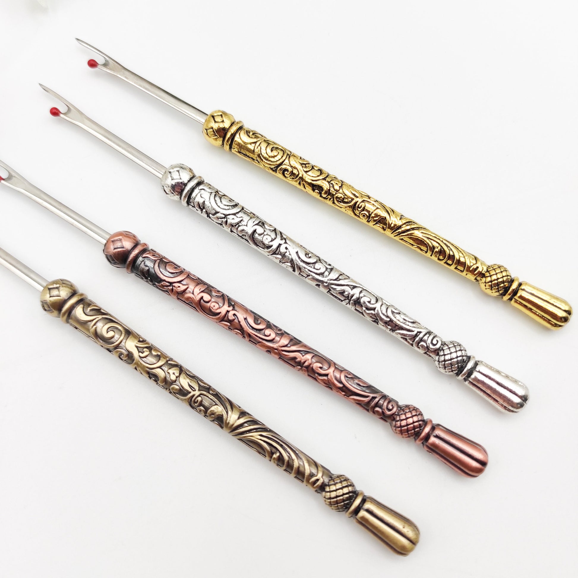 Elegant Engraved Seam Ripper in Vintage Style - Sewing Essential