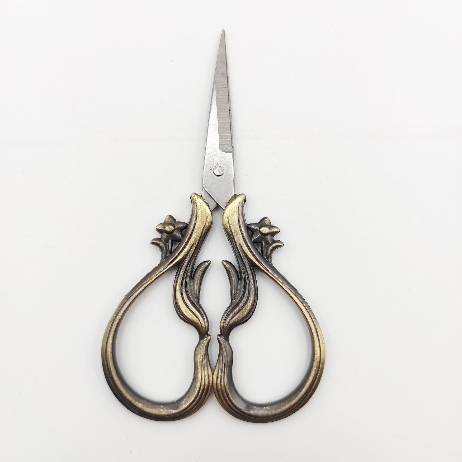 Sea of Stars Embroidery scissor, Small Sharp scissor unique gift for Embroidery/Quilting/Thread/Sewing/Knitting/Cross Stitch