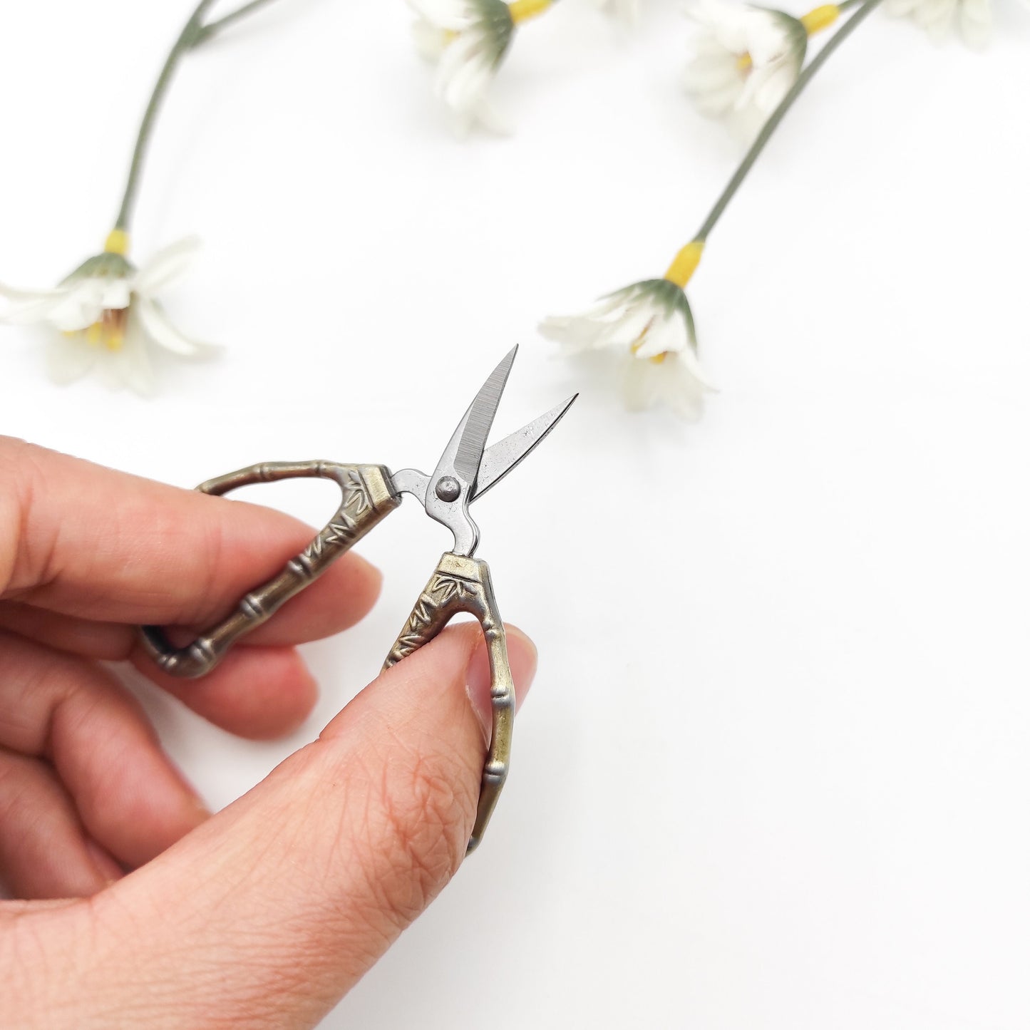 MINI Bonsai Scissors, Cute Embroidery Travel Sharp scissor unique gift for Embroidery/Quilting/Thread/Sewing/Knitting/Cross Stitch