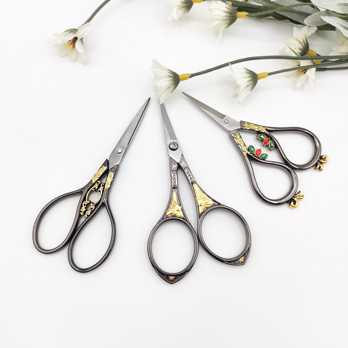 Black and Gold Style scissor, Embroidery/Quilting/Thread/Sewing/Knitting/Cross Stitch Sharp scissor