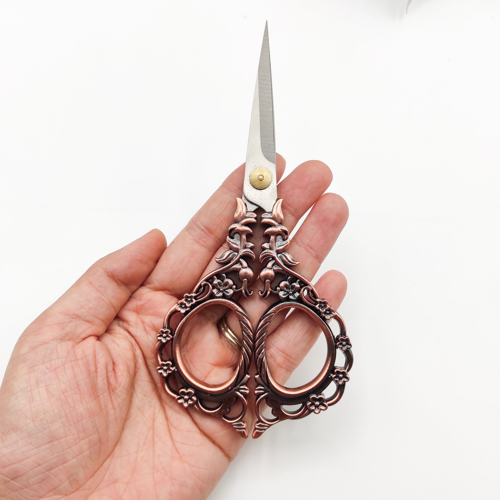 Flower Vintage Styler Large Scissors - Perfect Gift for Crafting Enthusiasts