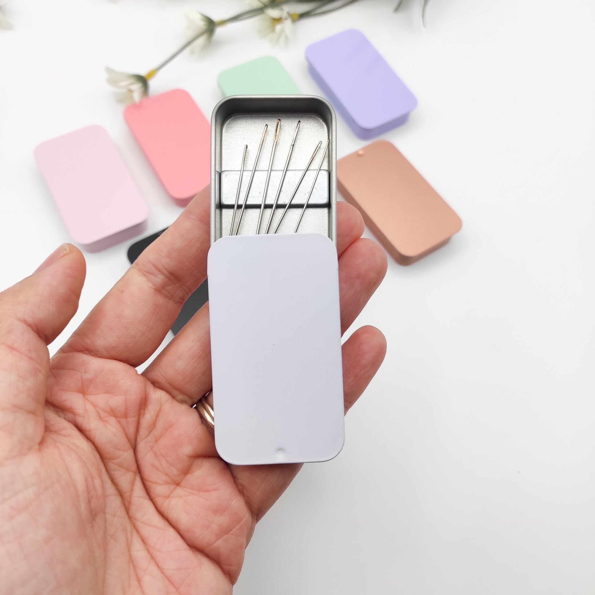 Modern Style Magnetic Tin Needle Case - Crafting Essential