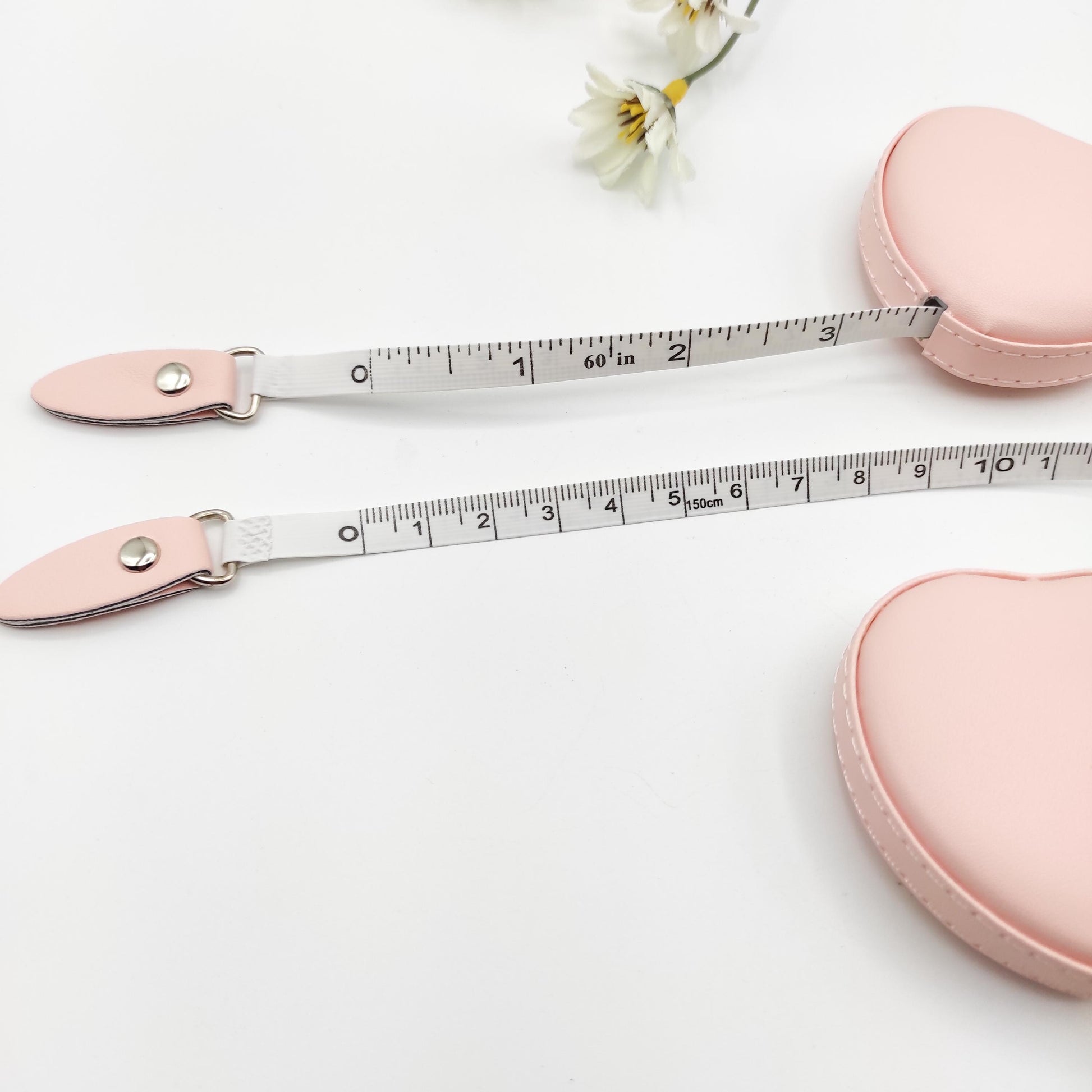 Pink heart tape measure, 60 inches/ 150 centimeters Double-sided tape measure