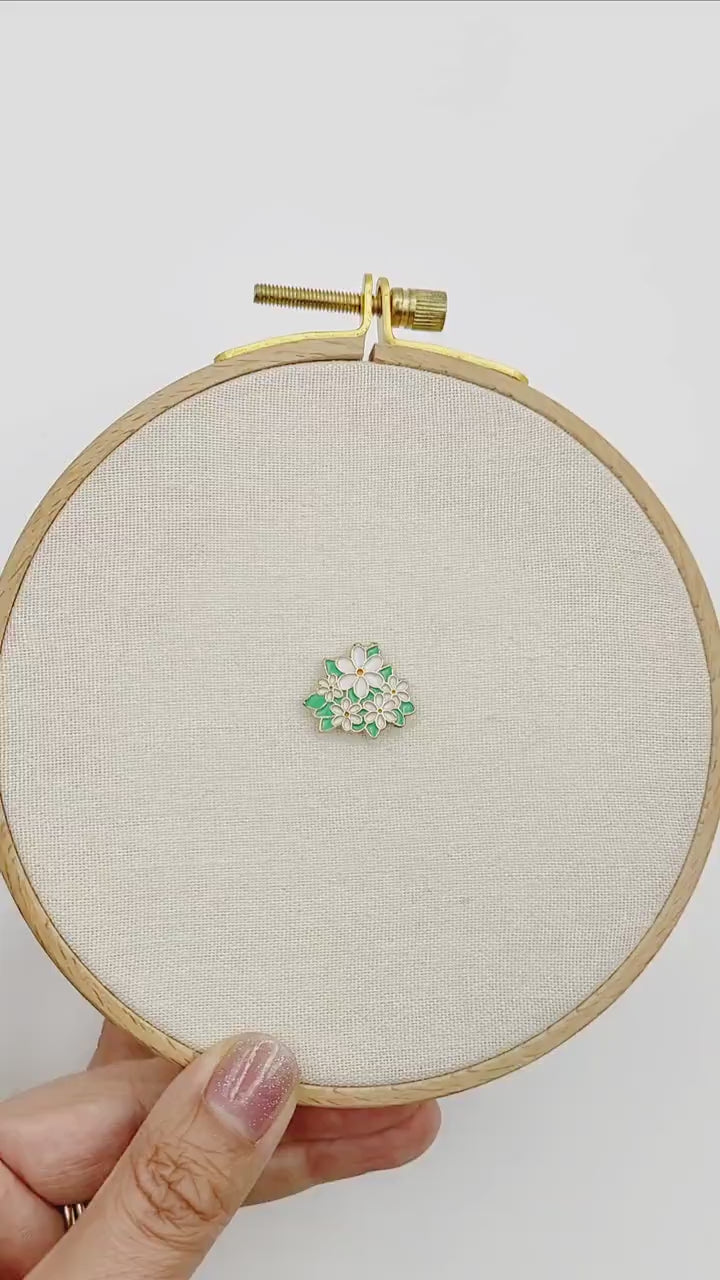 Small Flower enamel needle minders, Floral Needle Minder for Embroidery, Cross Stitch, Needle work, Needle point tools