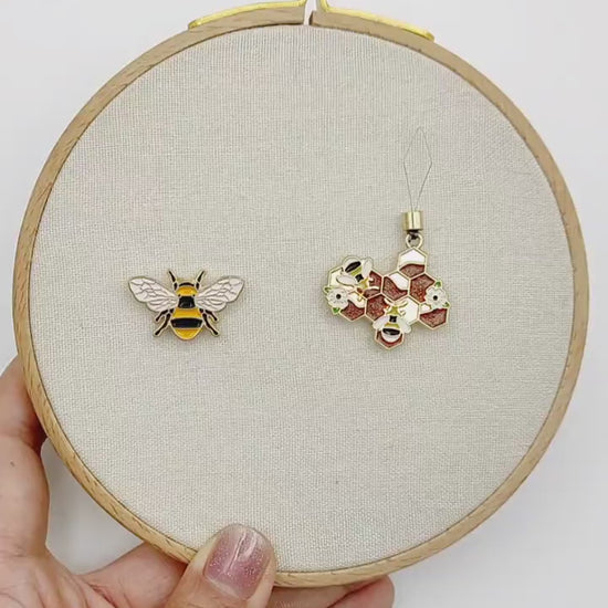 Bee Enamel needle minder /Threader, Bumble Bee Needle Minder, Needle Threader for Embroidery/ Cross Stitch/Needle work/Needlecraft/Sewing.