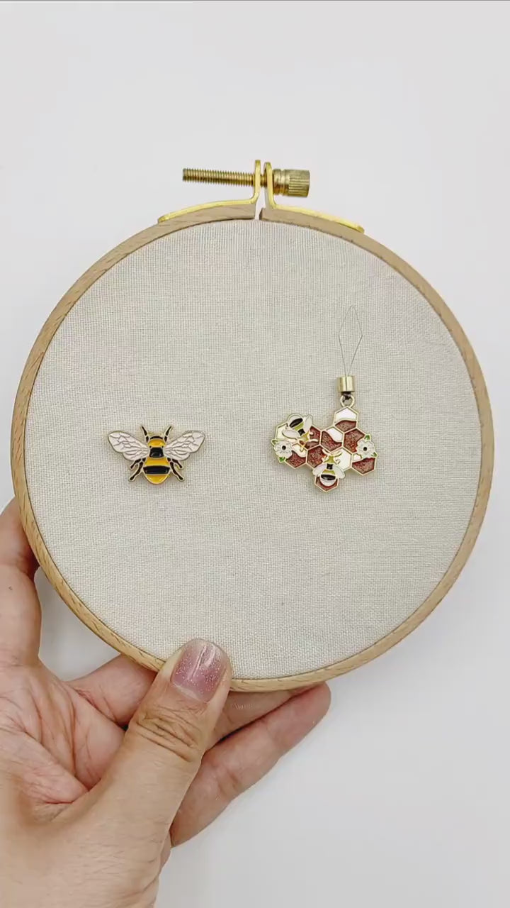 Bee Enamel needle minder /Threader, Bumble Bee Needle Minder, Needle Threader for Embroidery/ Cross Stitch/Needle work/Needlecraft/Sewing.