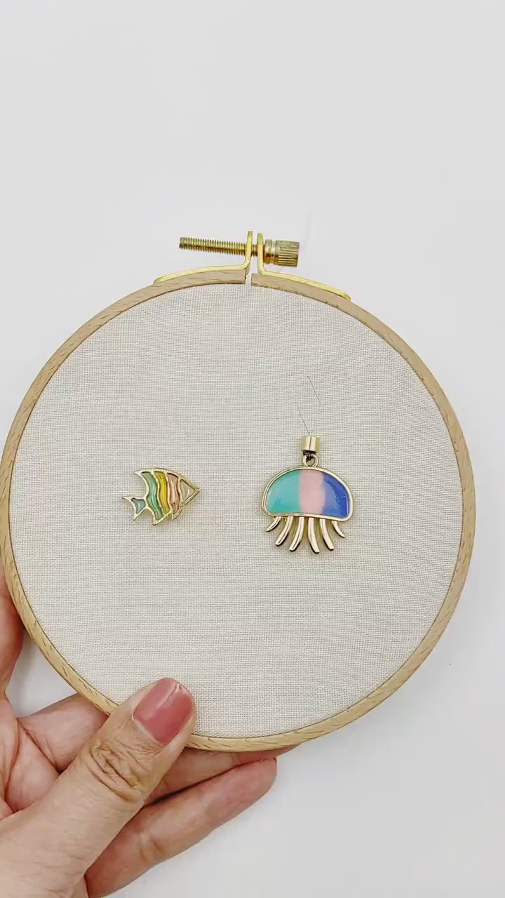 Sea World Enamel Needle Minder, Needle Threader, Jellyfish/Dolphin for Embroidery/Cross Stitch/Needle work/Needlecraft/Sewing