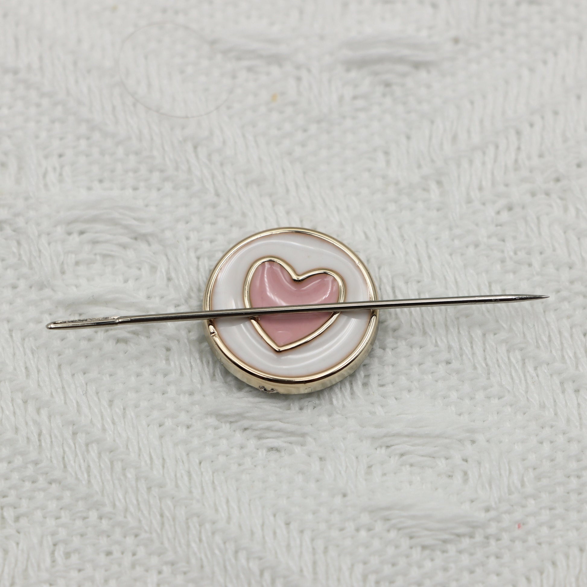 Small Round Heart Resin needle minders, Tiny Needle Minder for Embroidery, Cross Stitch, Needle work, needlecraft projects and sewing.