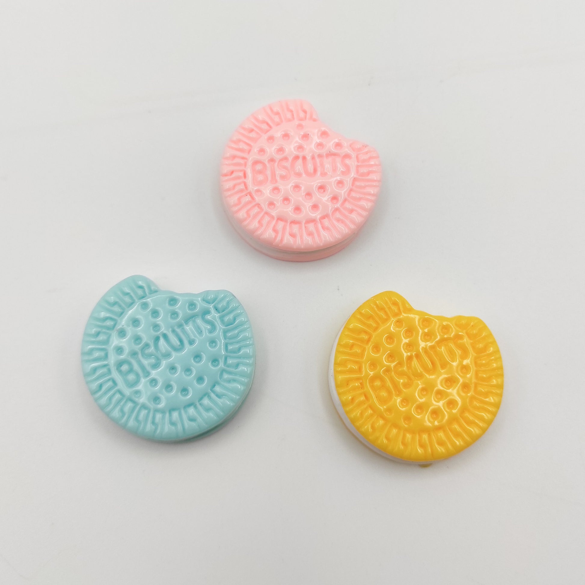 Biscuits Resin needle minders, Cute Needle Minders for Embroidery, Cross Stitch, Needlework, Needlepoint tools, Needle Keeper