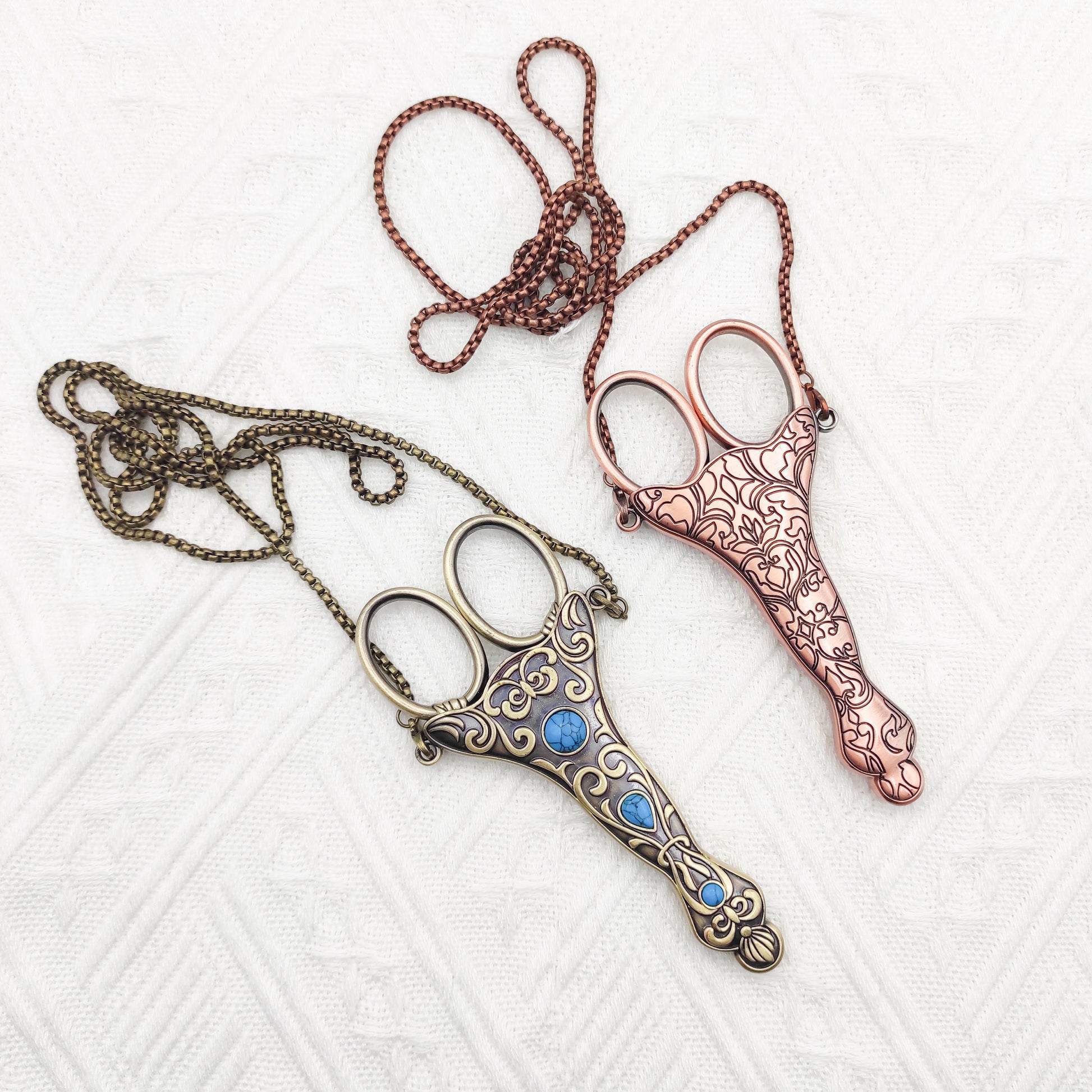 Vintage Style Scissors with sheath and necklace chain, Embroidery/ Cross Stitch/ Craft/ Floss/ Thread/Sewing vintage style scissors