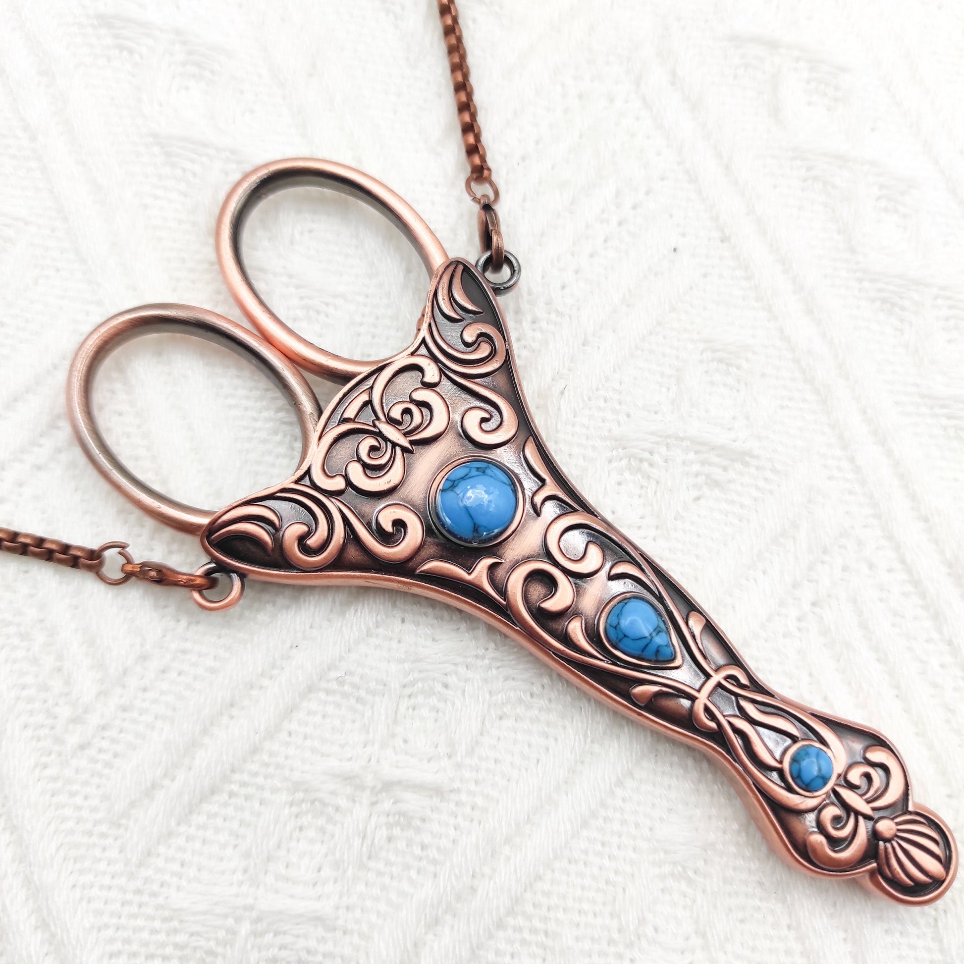 Vintage Style Scissors with sheath and necklace chain, Embroidery/ Cross Stitch/ Craft/ Floss/ Thread/Sewing vintage style scissors