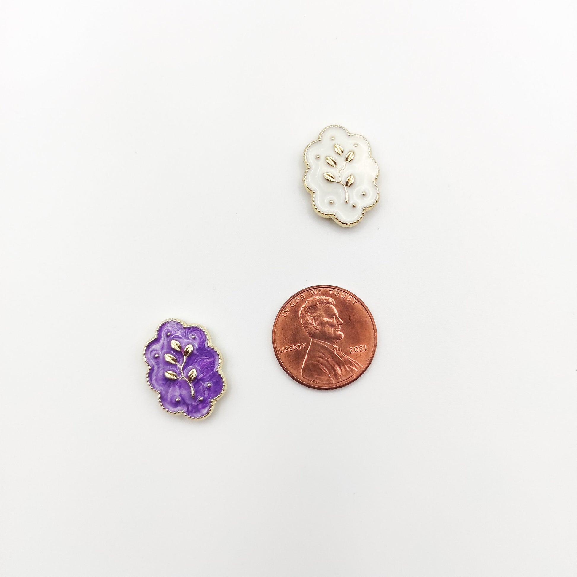 Small Floral needle minders, Cute Tiny Needle Minder for Embroidery, Cross Stitch, Needle work, needlecraft projects and sewing.