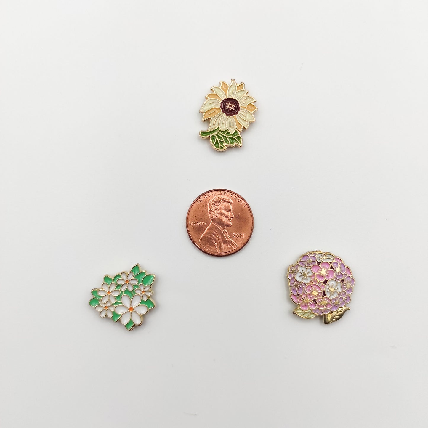 Small Flower enamel needle minders, Floral Needle Minder for Embroidery, Cross Stitch, Needle work, Needle point tools