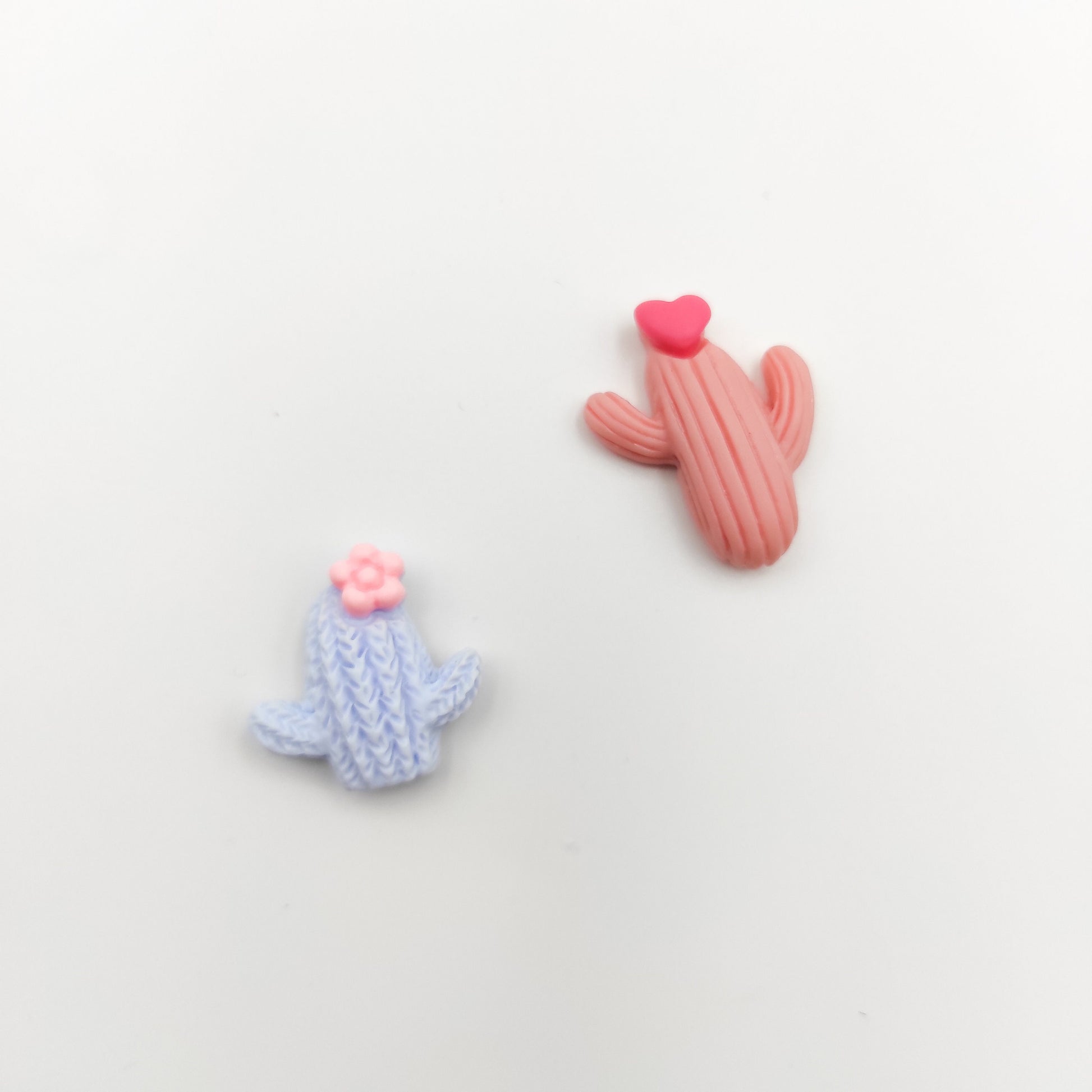 Cactus Resin needle minders, Cute Needle Minders for Embroidery, Cross Stitch, Needlework, Needlepoint tools, Needle Keeper