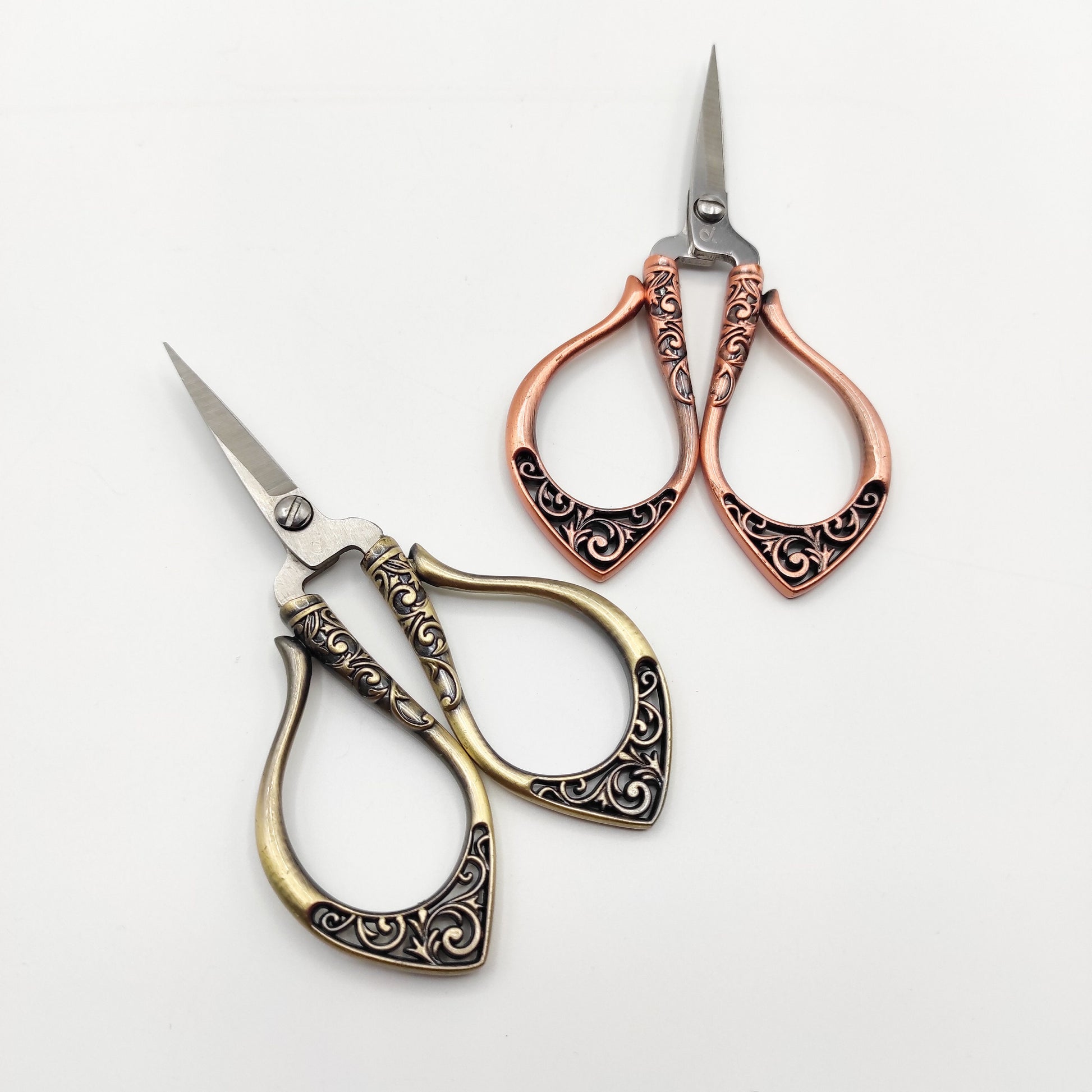 Vines Pattern Vintage Style scissor, Embroidery/Quilting/Thread/Sewing/Knitting/Cross Stitch Sharp scissor