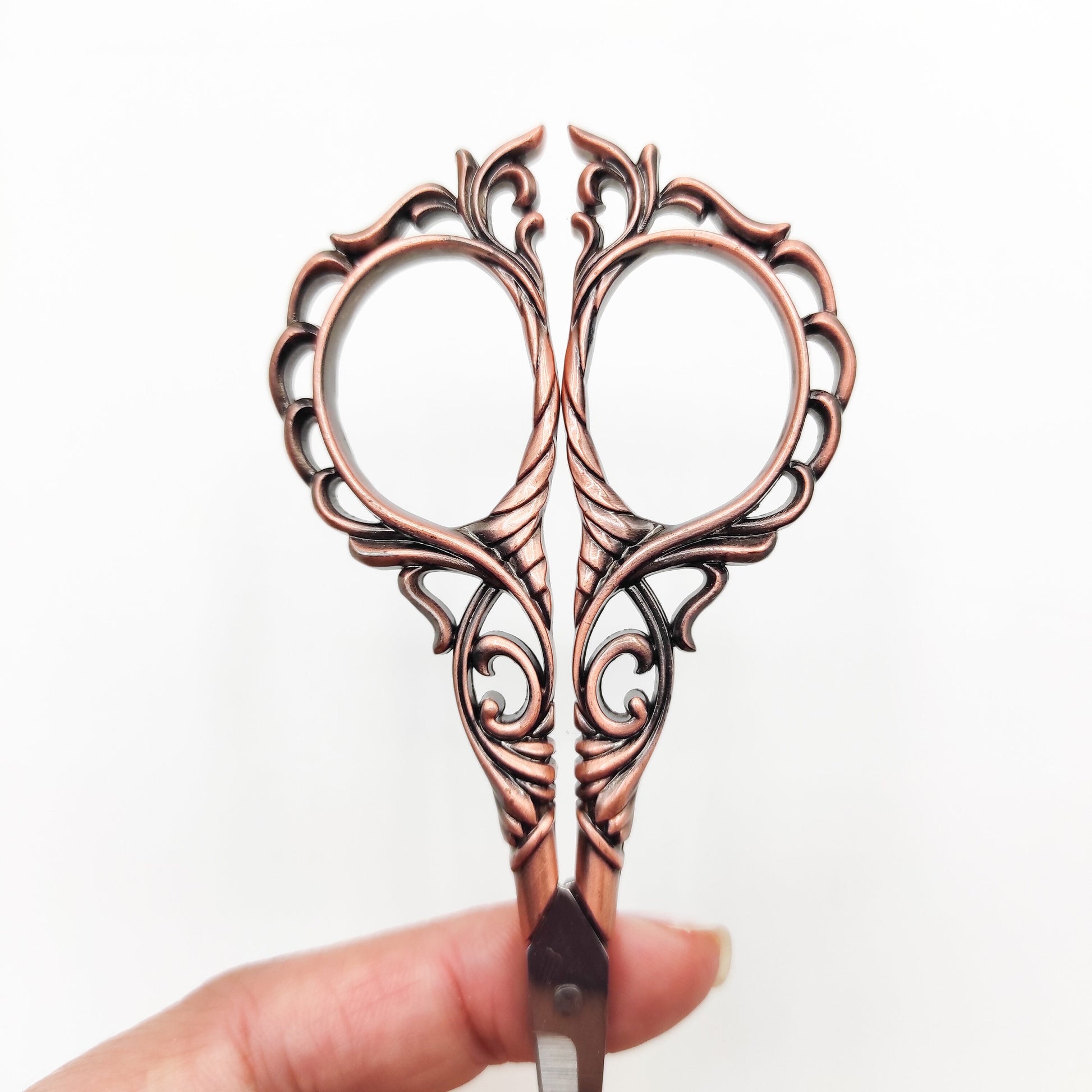 Ornate Pattern Vintage Style scissor, Embroidery/Quilting/Thread/Sewing/Knitting/Cross Stitch Sharp scissor