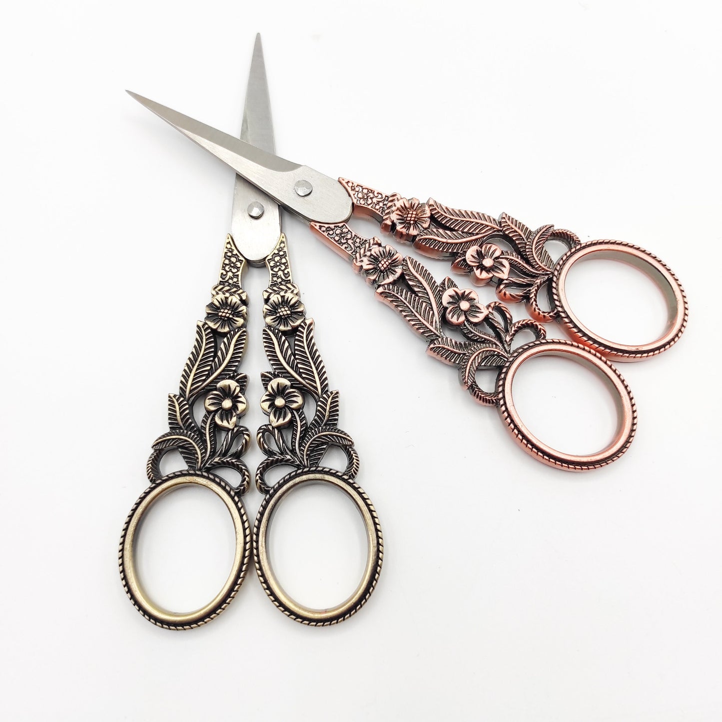 Daffodils Vintage Style scissor, Floral Embroidery/Quilting/Thread/Sewing/Knitting/Cross Stitch Sharp scissor