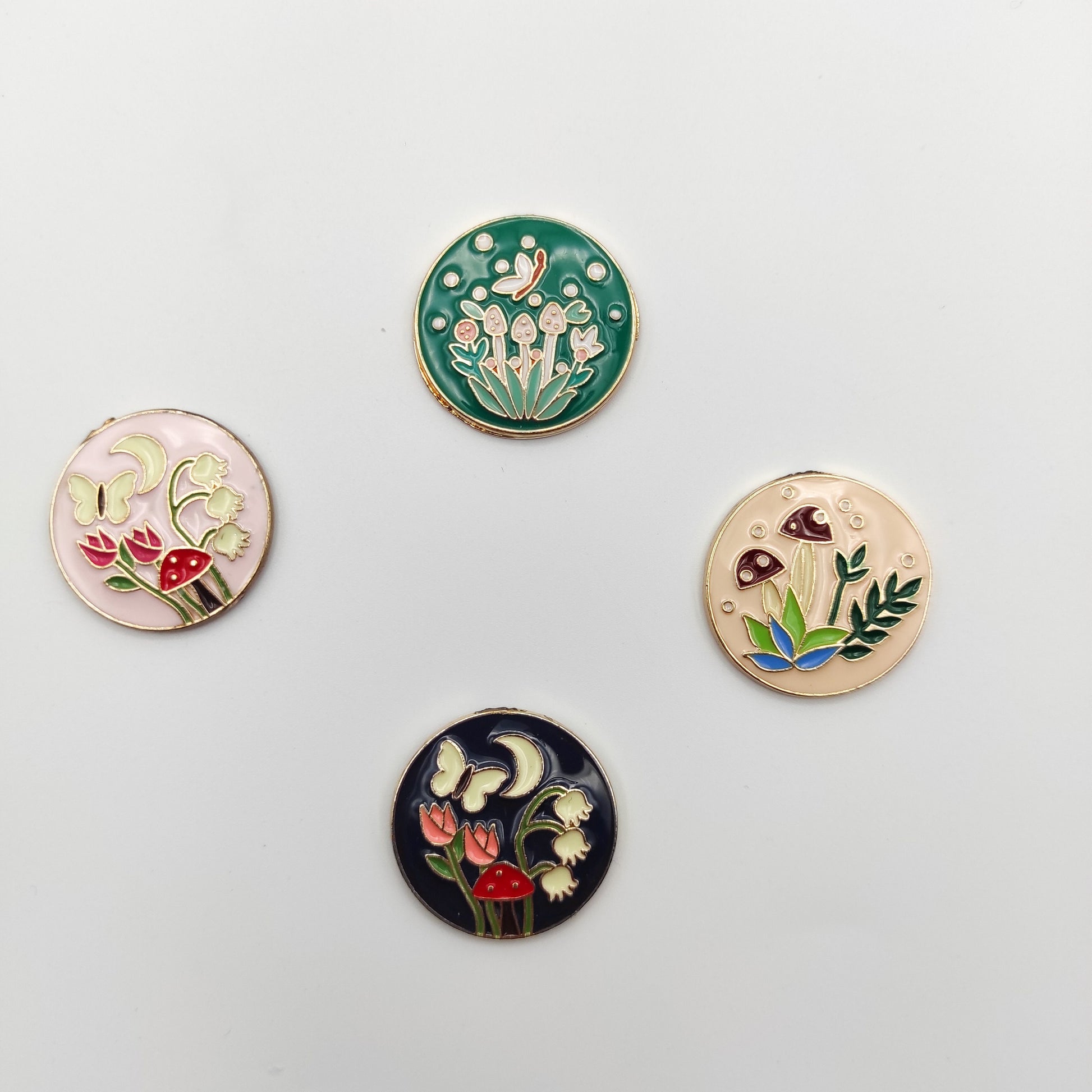 Floral Enamel Needle Minder, Needle Threader, Garden Needle Minder/ Threader for Embroidery/ Cross Stitch/Needle work/Needlecraft/Sewing.