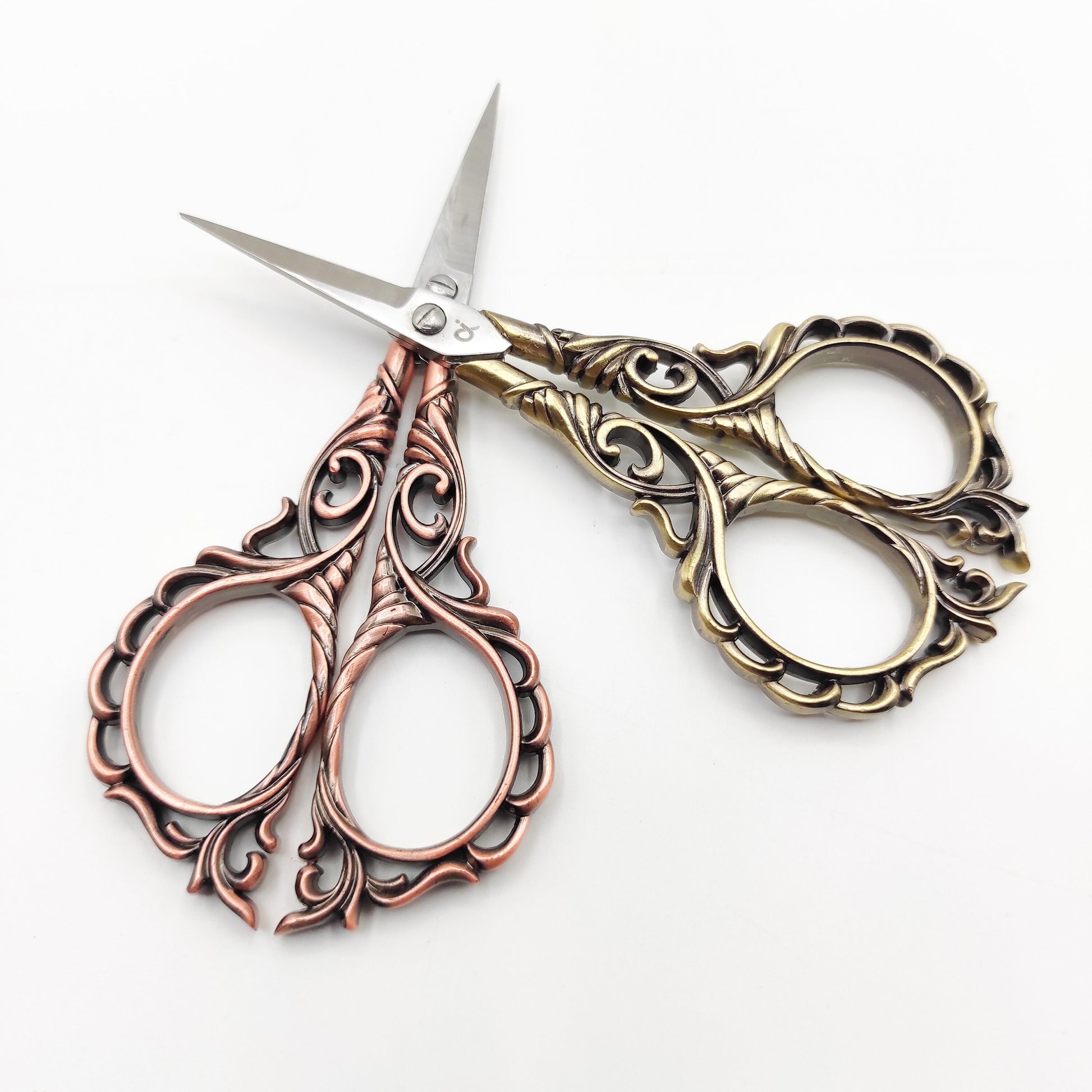 Ornate Pattern Vintage Style scissor, Embroidery/Quilting/Thread/Sewing/Knitting/Cross Stitch Sharp scissor