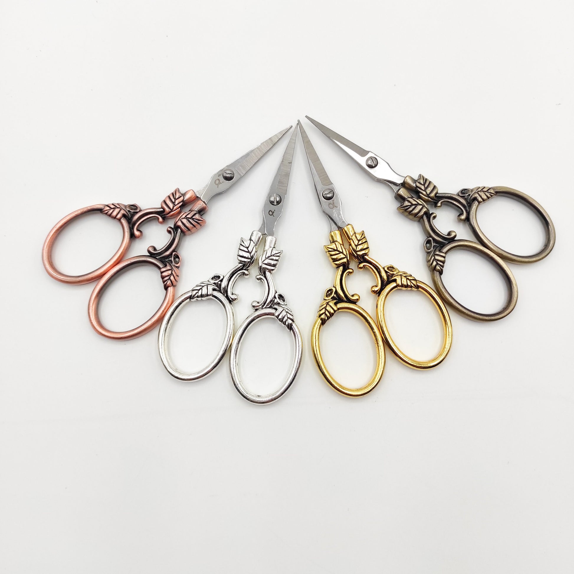 Leaf Pattern Vintage Style scissor, Embroidery/Quilting/Thread/Sewing/Knitting/Cross Stitch Sharp scissor