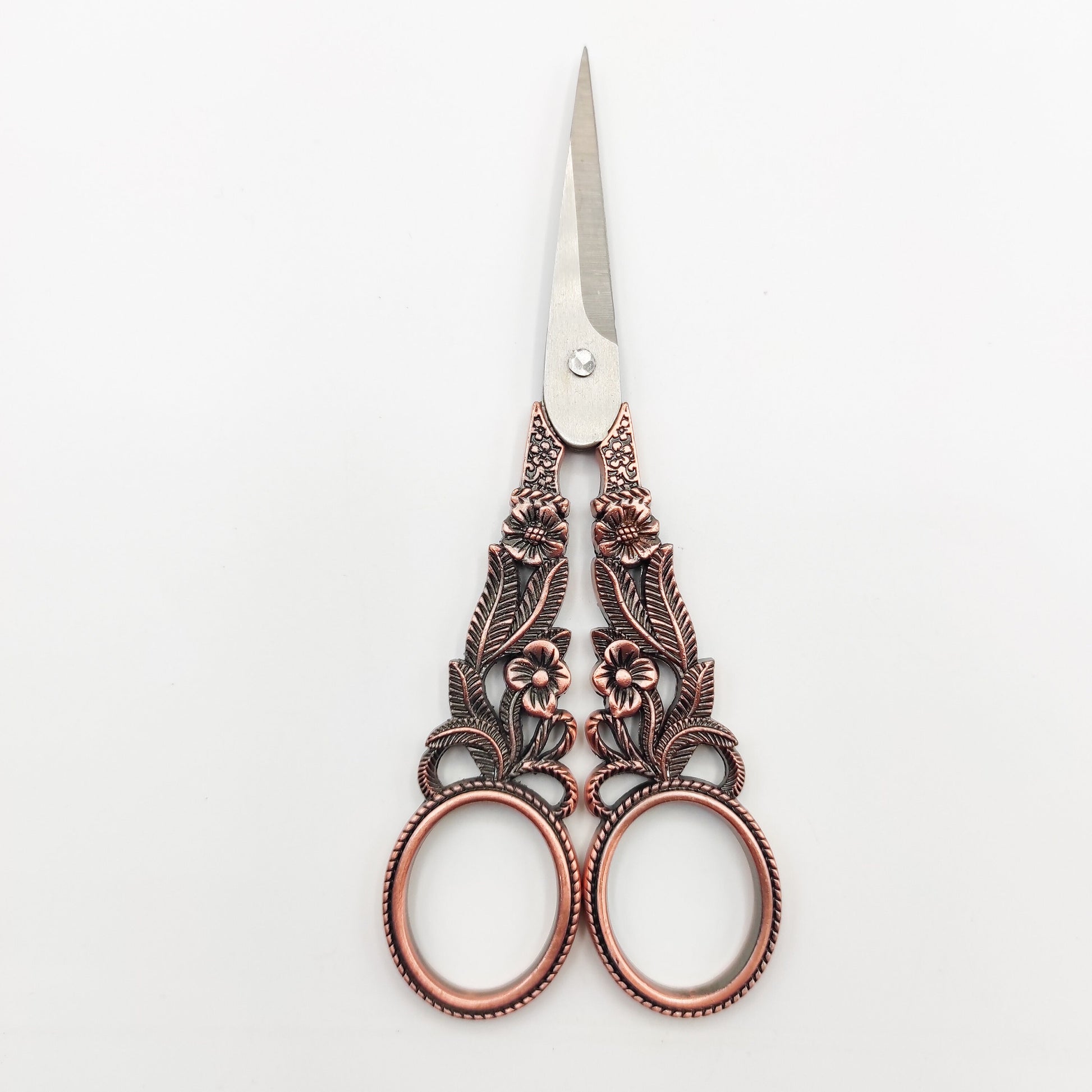 Daffodils Vintage Style scissor, Floral Embroidery/Quilting/Thread/Sewing/Knitting/Cross Stitch Sharp scissor