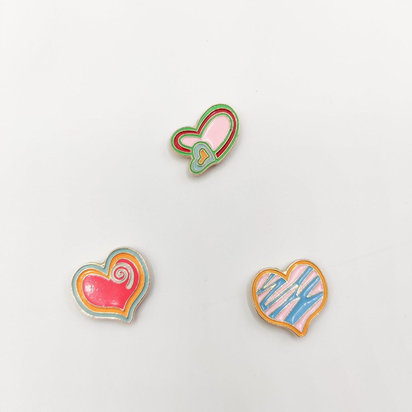 Graffiti Heart enamel needle minders, Cute Needle Minder for Embroidery, Cross Stitch, Needle work, needlecraft projects and sewing.