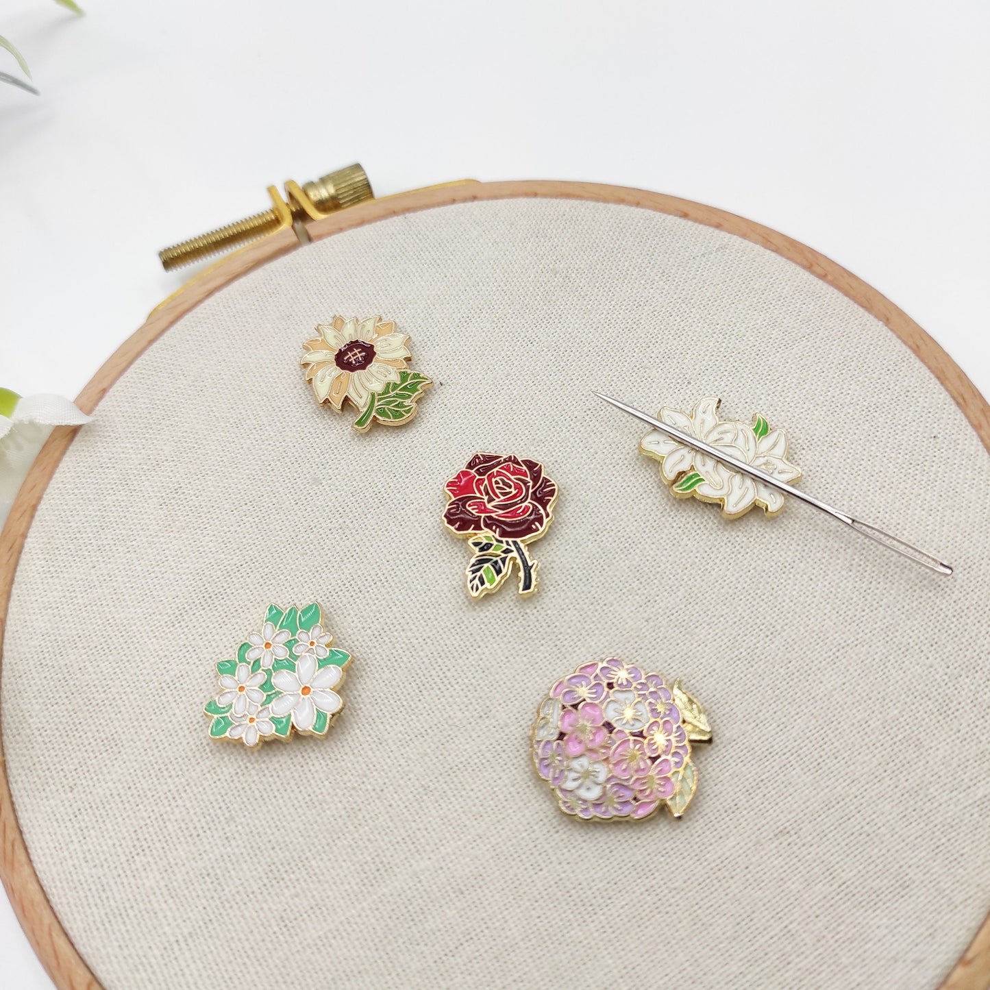 Small Flower enamel needle minders, Floral Needle Minder for Embroidery, Cross Stitch, Needle work, Needle point tools