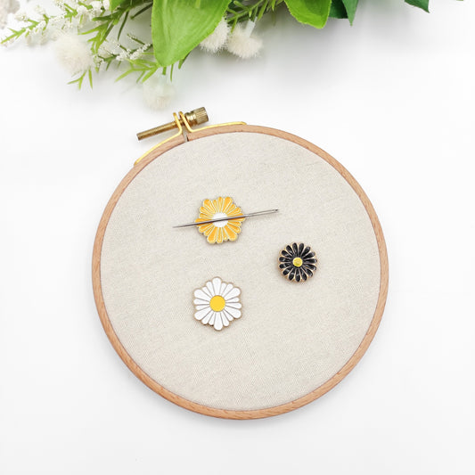 Daisy Enamel needle minders, Needle Minder for Embroidery, Cross Stitch, Needle work, Needle point tools